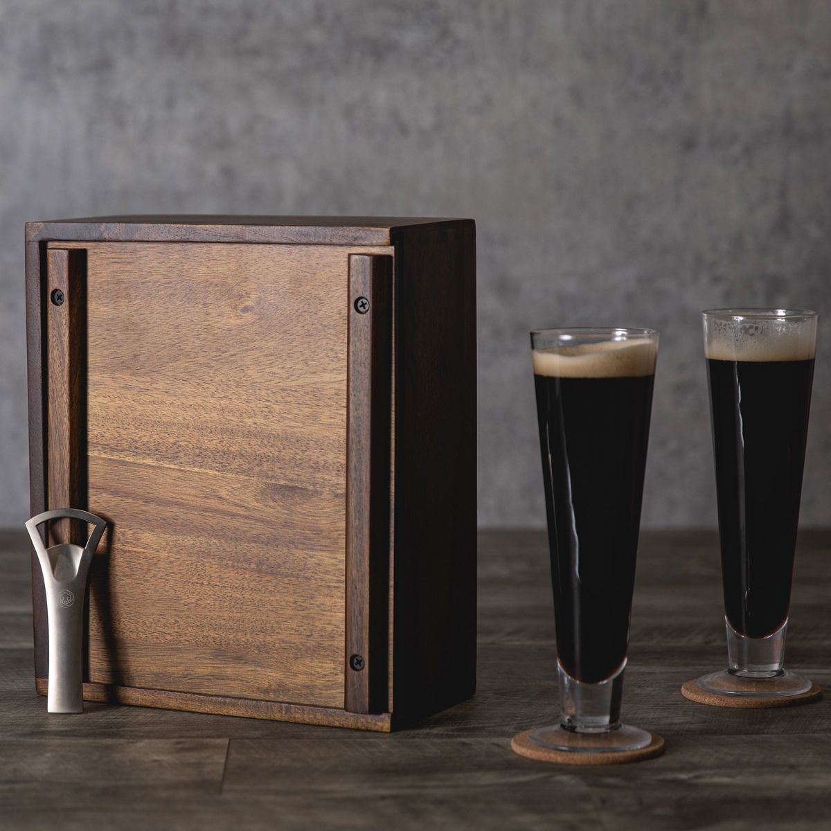Picnic Time Pilsner Craft Beverage Set with 2 Glasses - thumbnail 2