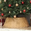HOMCOM 27 inch Rustic Christmas Tree Collar, Plastic Woven Christmas Tree Skirt for Party, Holiday, Home Decoration, Natural - 2 of 4