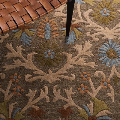 Cambridge 4' Round Ivory and Moss Hand-Tufted Wool Rug