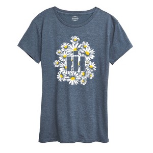 Women's - Case IH - Classic Logo Daisy Knock Out Short Sleeve Graphic T-Shirt - 1 of 4