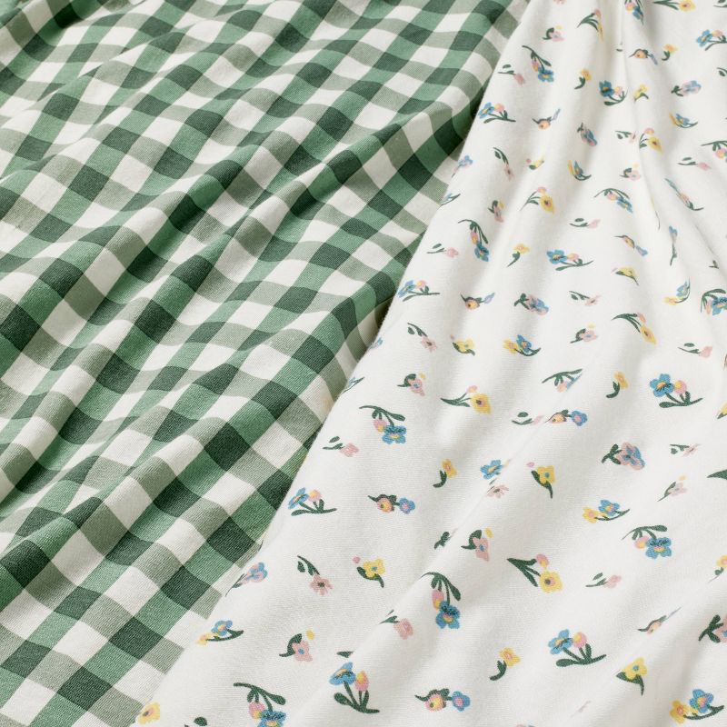Fitted Jersey Crib Sheet -Floral Gingham Green - 2pk - Cloud Island&#8482;, 4 of 6