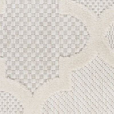 Ivory and White Synthetic Trellis Flat Woven 7' x 10' Rug