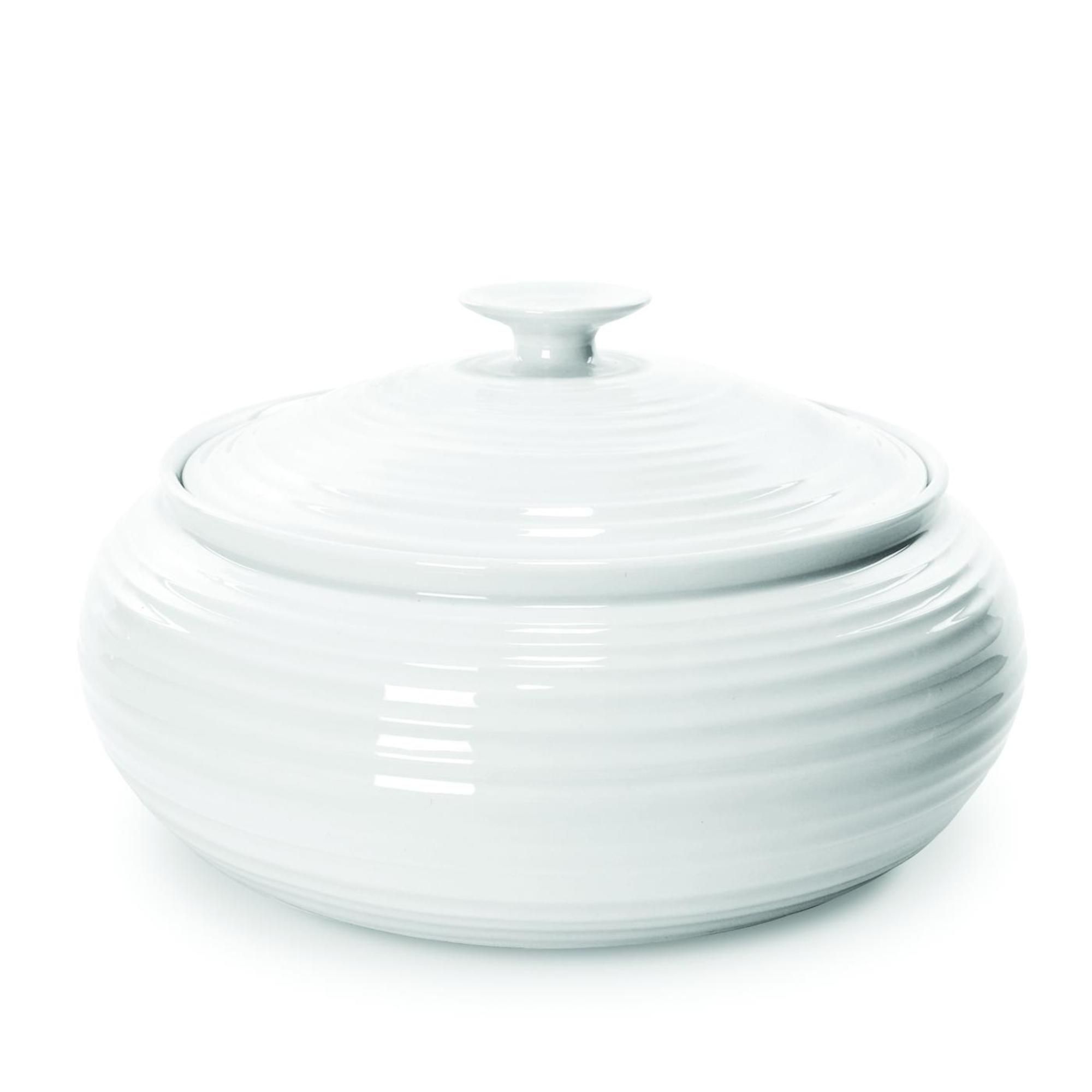 Portmeirion Sophie Conran White Low Casserole Dish - 6 Pint Fine Porcelain Round Bakeware, Freezer, Microwave & Dishwasher Safe