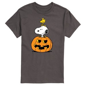 Men's - Peanuts - Snoopy Woodstock Pumpkin Short Sleeve Graphic T-Shirt - 1 of 4