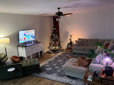 Guest review image 1 of 3, zoom in
