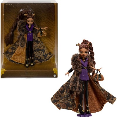 Monster High Clawdeen Wolf House of Wolf Doll in High Fashion Coat with Premium Accessories