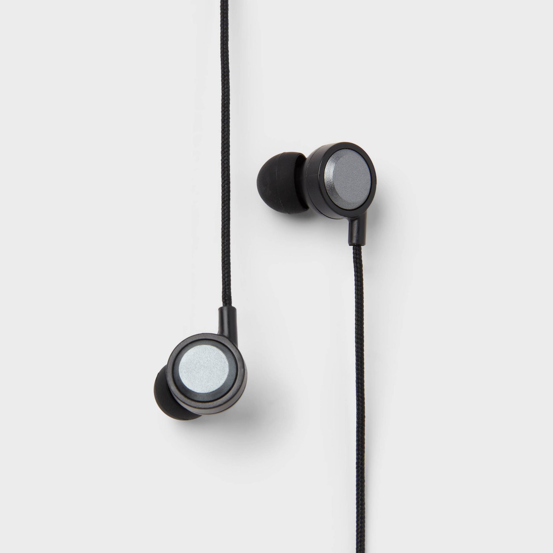 Wired In-Ear Headphones with USB-C Connector and Mic - heyday™ (Black): Earphones USB-C