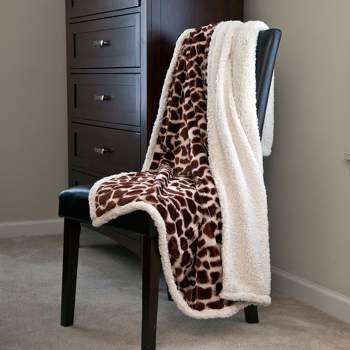 Hastings Home Giraffe Print Fleece Blanket Throw - 50" x 60", Brown/Ivory