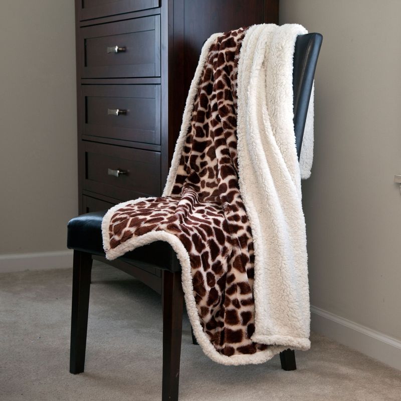Hastings Home Giraffe Print Fleece Blanket Throw - 50" x 60", Brown/Ivory, 1 of 5