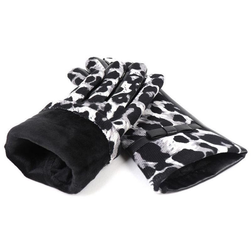 Women's Black Cheetah Print Gloves With Fleece Lining And Touch Screen, 5 of 6
