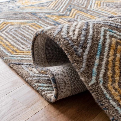 Handmade Gray Wool Round Tufted Rug, 47 inches