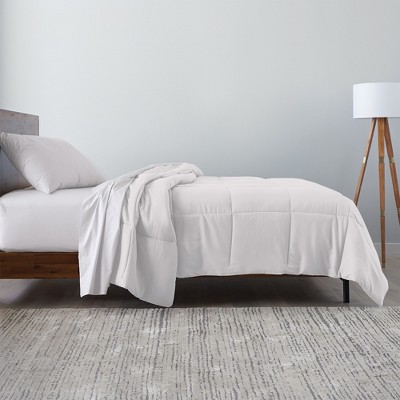 Twin White Microfiber Down-Alternative Comforter