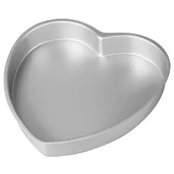 Wilton 8" Decorator Preferred Aluminum Heart Cake Pan