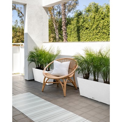 White 31" Recycled Plastic Indoor/Outdoor Planter Set