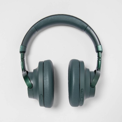 headphones with active noise cancellation