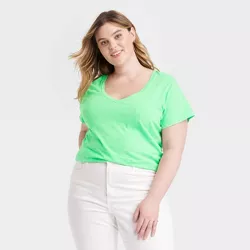 Women's Fitted V-Neck Short Sleeve T-Shirt - Universal Thread™ Green 4X
