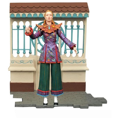 Diamond Comic Distributors, Inc. Alice in Wonderland Through the Looking Glass Alice Select Action Figure