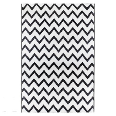 Northlight 4' X 6' Black And White Chevron Rectangular Outdoor Area Rug ...