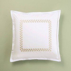 Cojín cuadrado bordado 26"x26" Sour Cream - Hearth & Hand™ with Magnolia