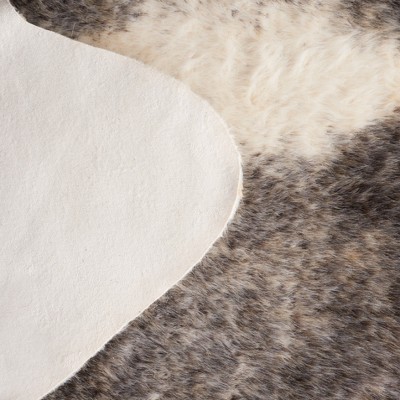 Ivory and Gray Faux Cowhide 6&#039; x 8&#039; Rug