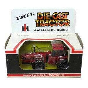 ERTL 1/64 International Harvester 6388 2+2 4WD, ZFN1526-6388 - 1 of 1