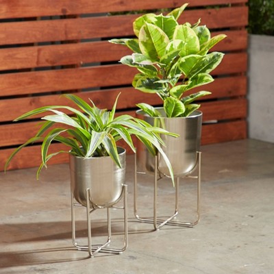 Set of 2 Silver Metal Planters with Stands for Indoor/Outdoor Use