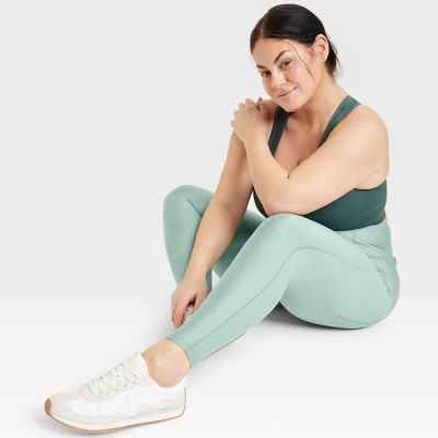 Women's Effortless Support High-Rise Pocketed 7/8 Leggings - All In Motion