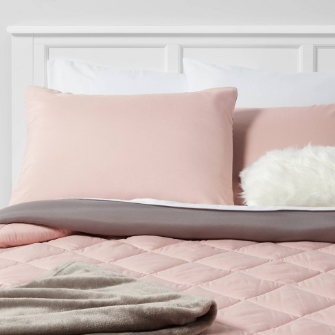 Le Méridien Bed and Bedding Set