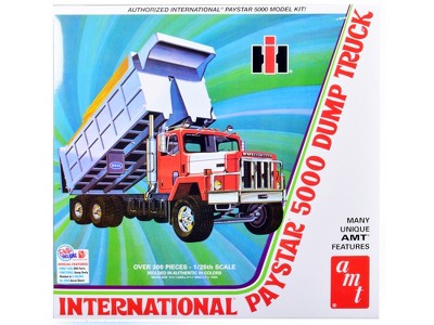 Diecast Skill 4 Model Kit Freightliner FLC Truck Tractor 1/24