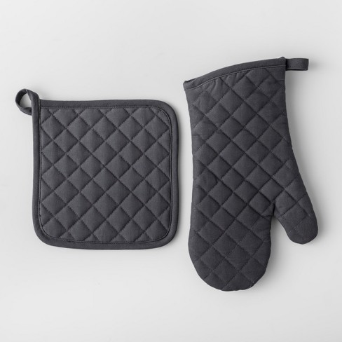 oven mitts and pot holders