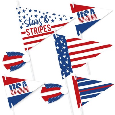 Big Dot of Happiness Stars & Stripes - Triangle Patriotic Party Photo Props - Pennant Flag Centerpieces - Set of 20
