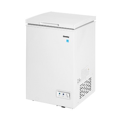 Compact White Energy Star Chest Freezer with Manual Defrost