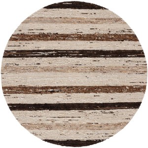 Marbella MRB225 Hand Loomed Indoor Rugs - Safavieh - 1 of 4