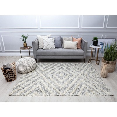 Gray and White Diamond Pattern Wool Area Rug, 8' x 10'