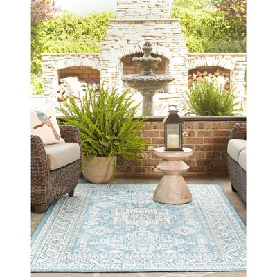 Aqua Medallion Easy-Care Outdoor 7x10 Synthetic Rug