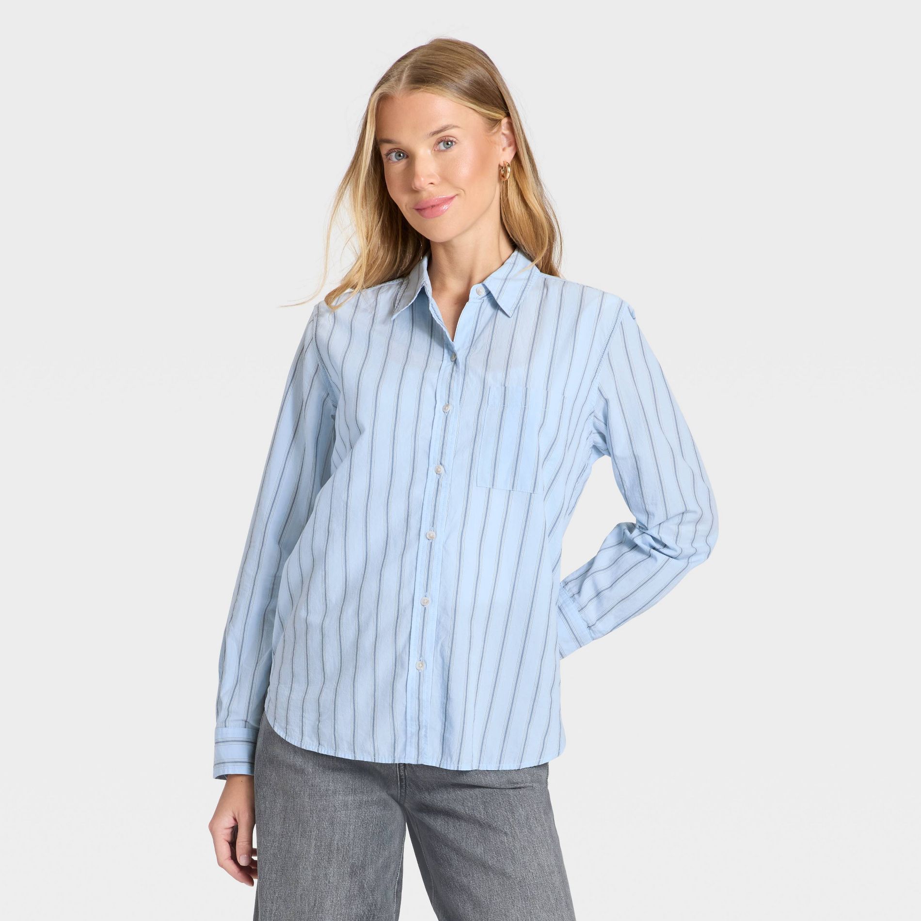 Women's Long Sleeve Collared Neck Button-Down Shirt - Universal Thread™