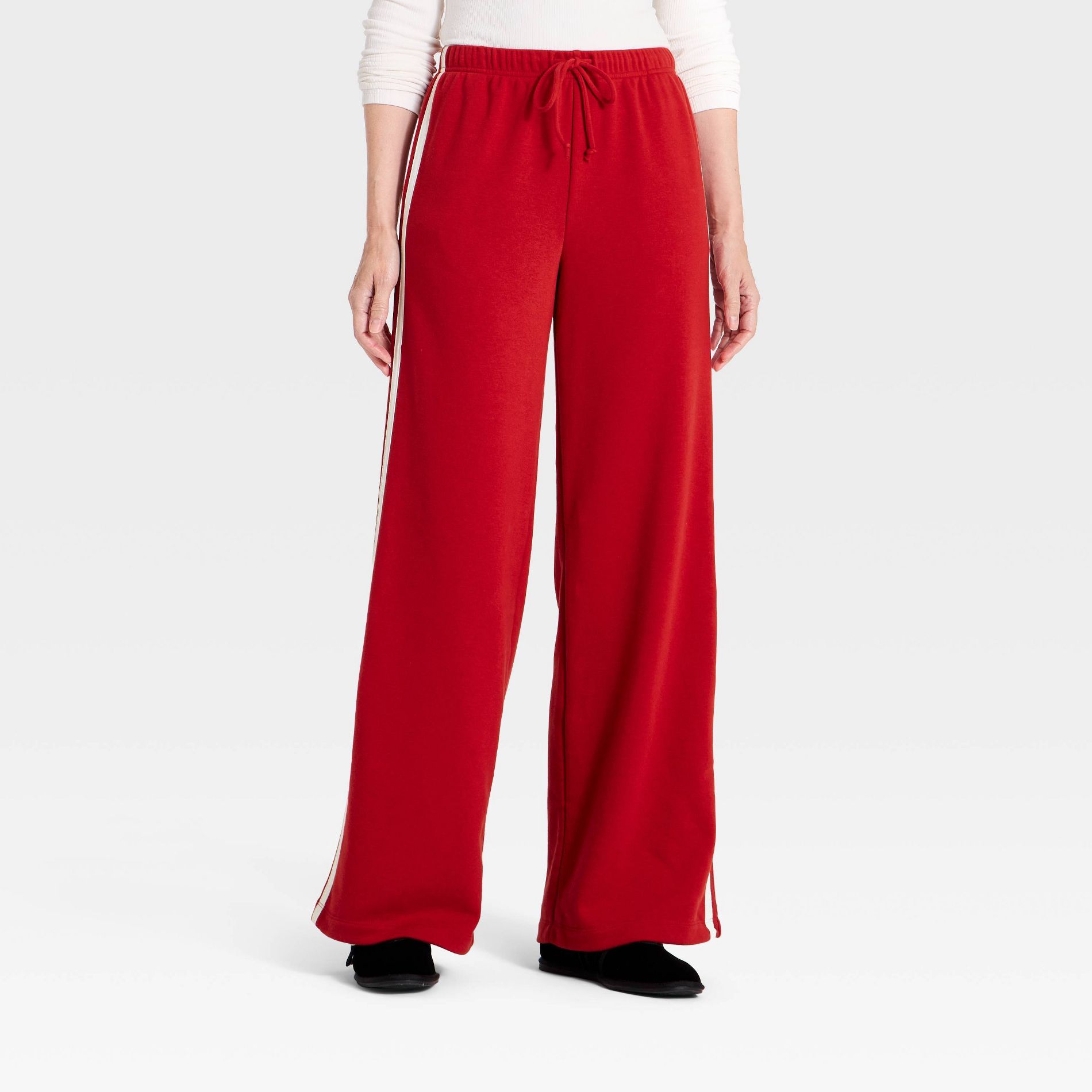 Women's Mid-Rise Easy Fit Track Sweatpants - Universal Thread™