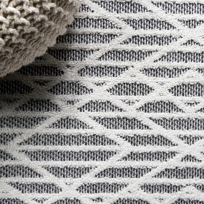 Ivory and Black Diamond Pattern Indoor/Outdoor Runner Rug