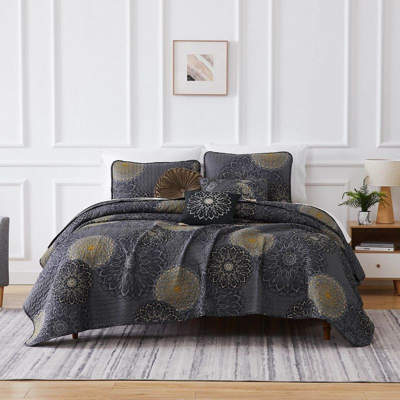 Southshore Fine Living Midnight Floral Oversized 6-Piece Quilt Bedding Set with coordinating shams, 4 of 7