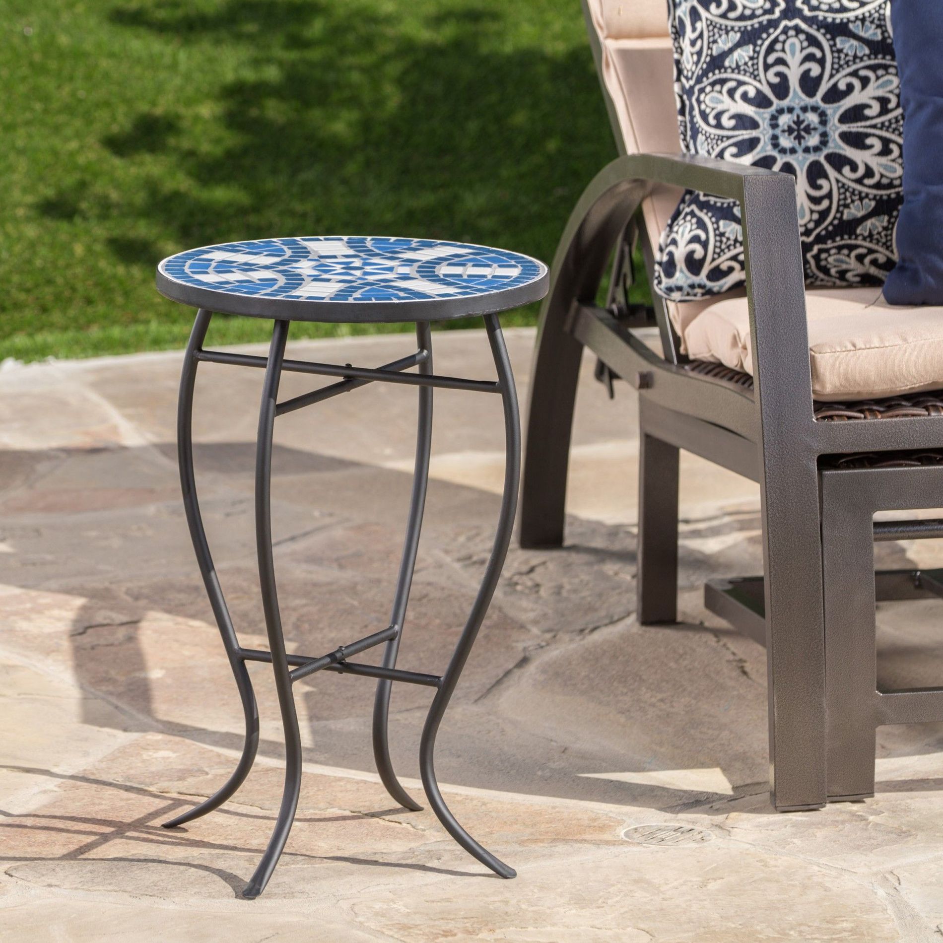TUYOHW Round Patio End Table,Patio Side Table with Mosaic-Style Top and Curved Iron Legs for Patio,Garden,Balcony,White+Blue