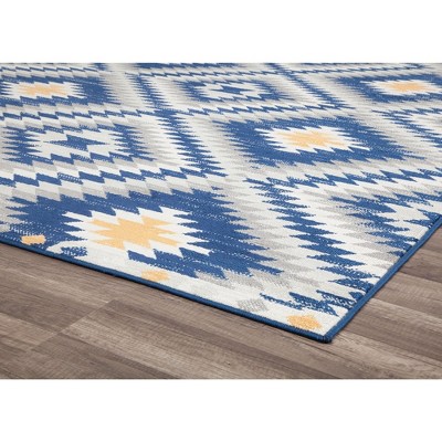 Soleil Reversible Blue Synthetic 5' x 7' Stain-Resistant Area Rug