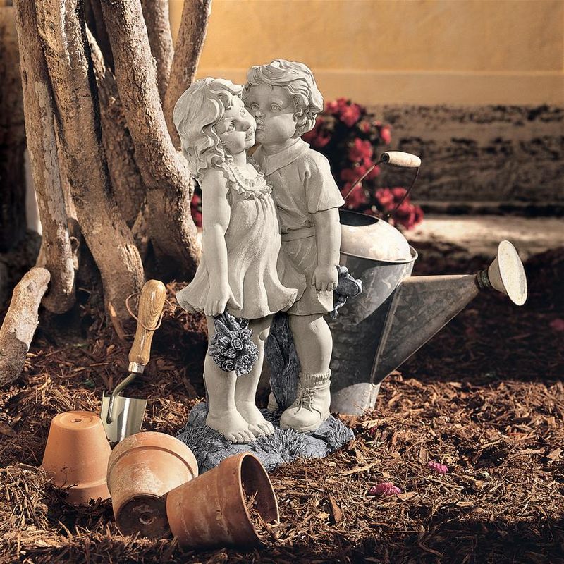 Design Toscano Young Sweethearts: Kissing Children Garden Statue, 1 of 8