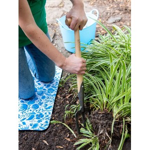 Gardener’s Lifetime Perennial Fork with Short T-Handle - 1 of 4