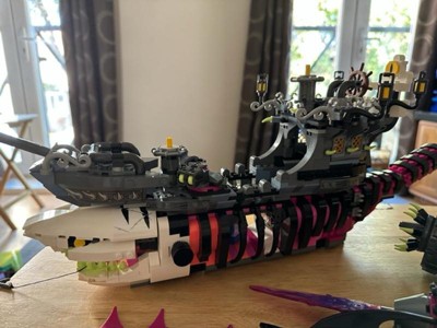  LEGO 71469 DREAMZzz The Nightmares Shark Ship Build A 2-Way  Pirate Boat Toy, Construction Kit with Minifigures Mateo, Nova & The King  of Nightmares, for Kids : Toys & Games