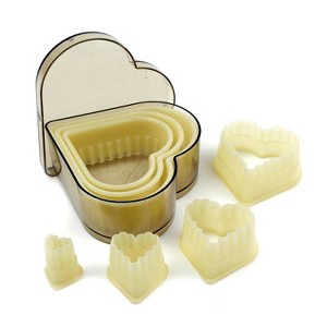 O'Creme Heat Resistant Cutters, Fluted Heart, Plastic, 7-Piece Set - 1 of 1