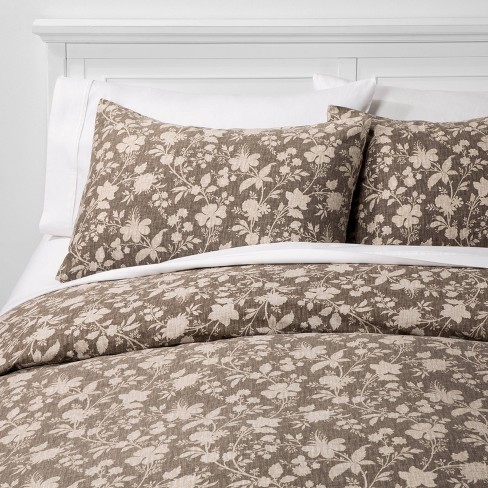 Full Queen Family Friendly Floral Duvet Pillow Sham Set Natural