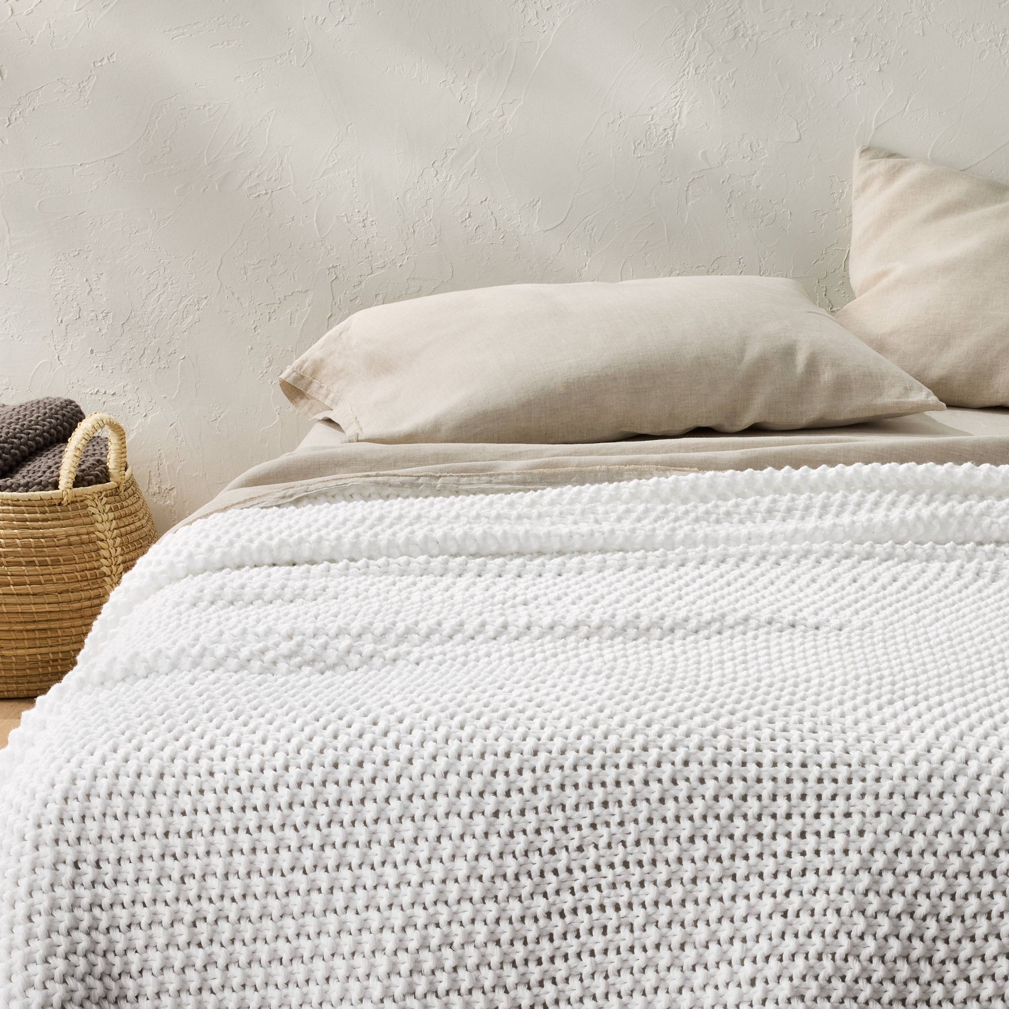 Full/Queen Chunky Knit Bed Blanket White - Casaluna™