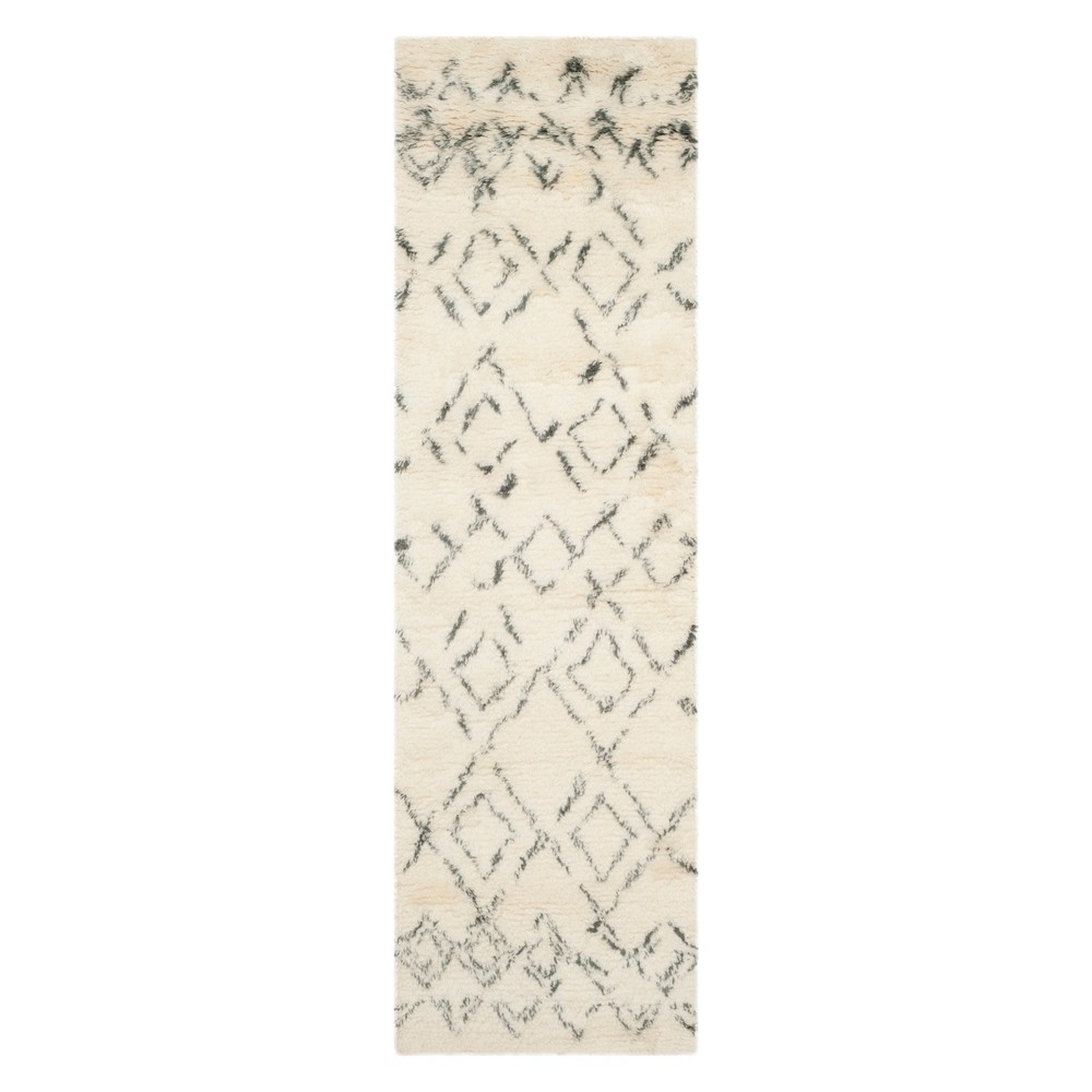 2'3inx6' Geometric Runner Ivory/Gray - Safavieh