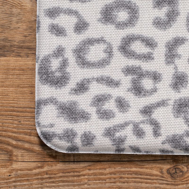 nuLOOM Leopard Print Anti Fatigue Kitchen or Laundry Room Comfort Mat, 3 of 7