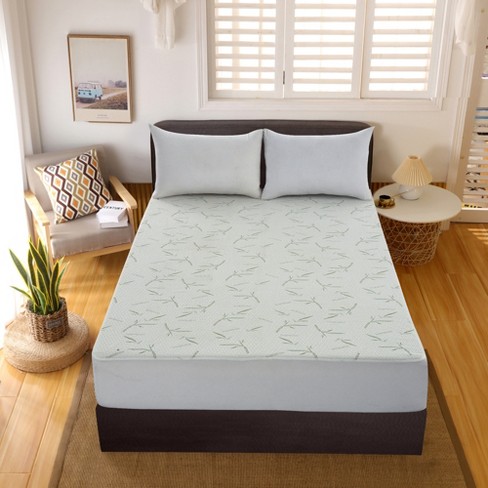 Bamboo Mattress Protector Hypoallergenic & Breathable Waterproof Mattress  Cover